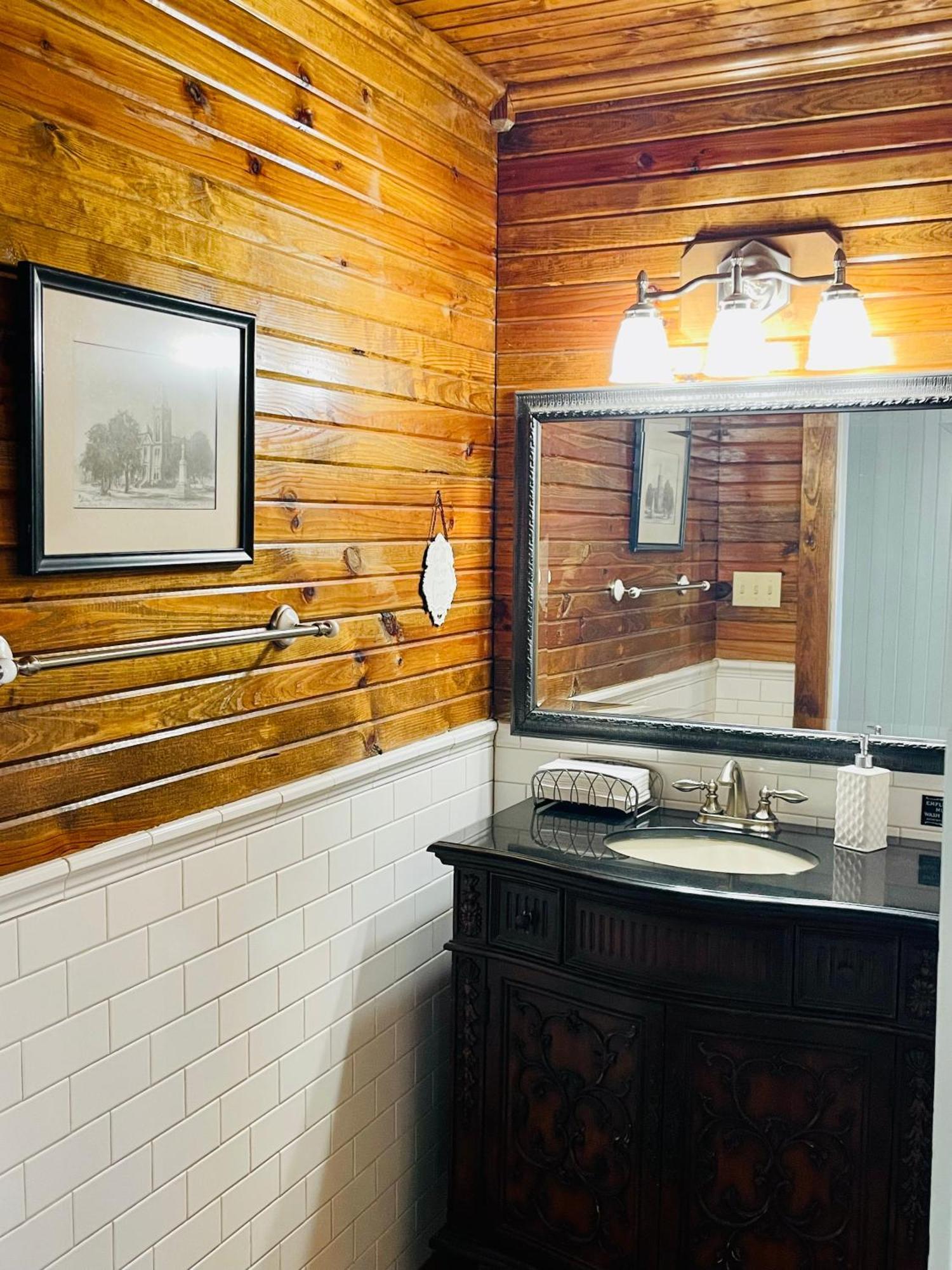Dabbs Hotel Bed And Breakfast Llano Dış mekan fotoğraf