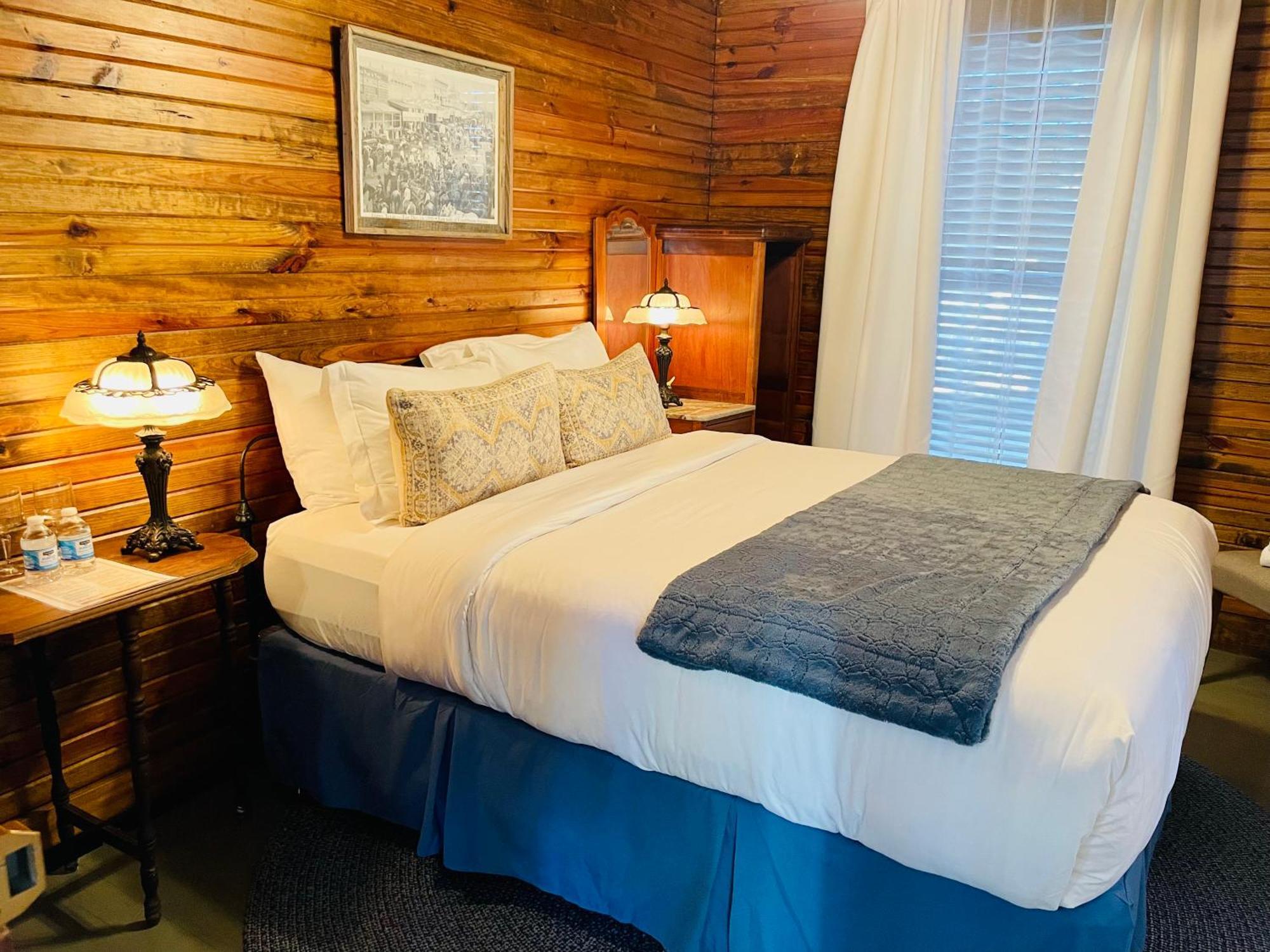 Dabbs Hotel Bed And Breakfast Llano Dış mekan fotoğraf