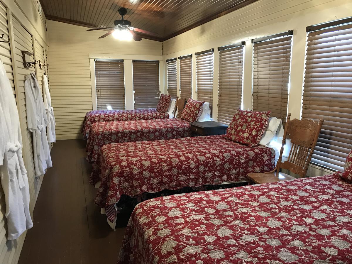 Dabbs Hotel Bed And Breakfast Llano Dış mekan fotoğraf